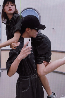 少妇人妻偷人精品免费视频